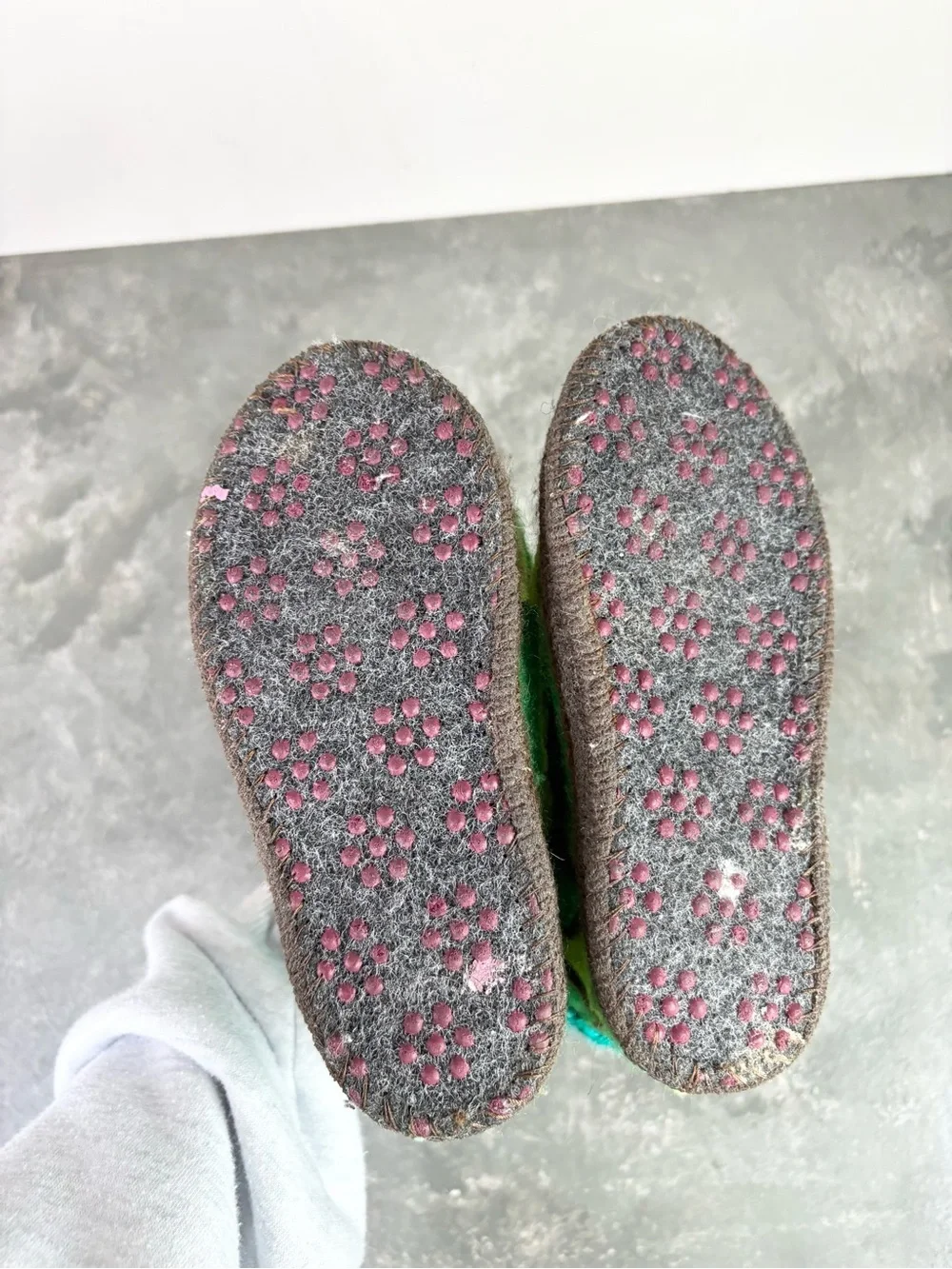 Garnet Hill green wool turtle slippers size kids 8 unisex